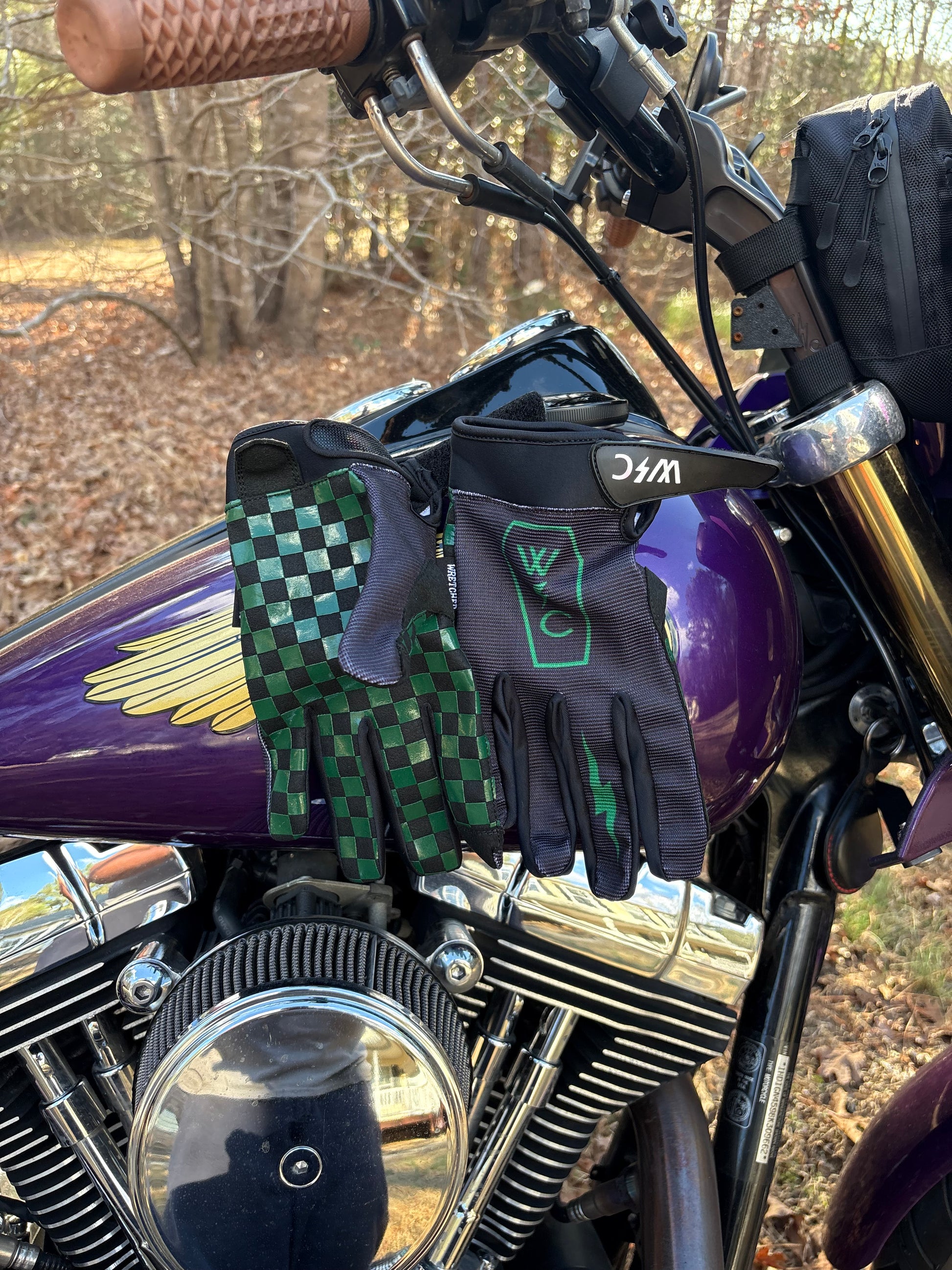 Checkerboard gloves